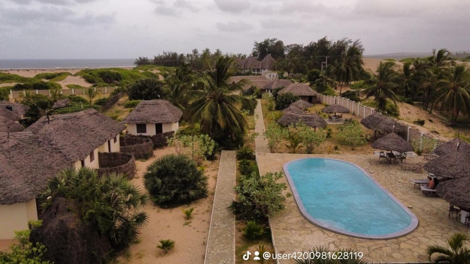 Mambrui Golden Beach Bar And Cottages Экстерьер фото