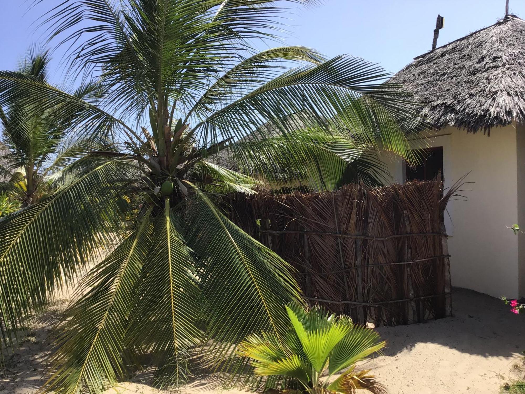 Mambrui Golden Beach Bar And Cottages Экстерьер фото